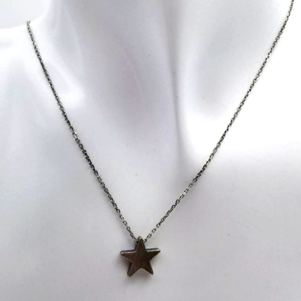 Shooting‎ star necklace